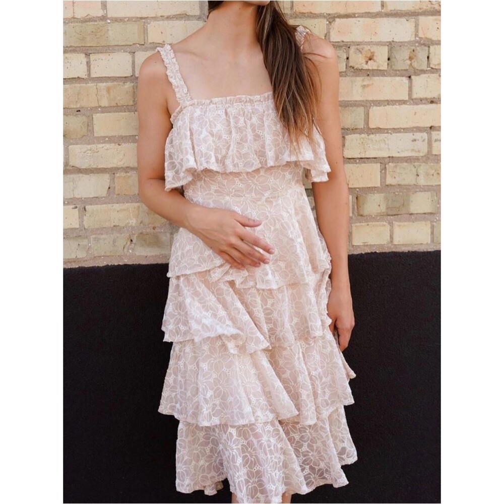 Storia Beige Floral Lace Tiered Dress size small